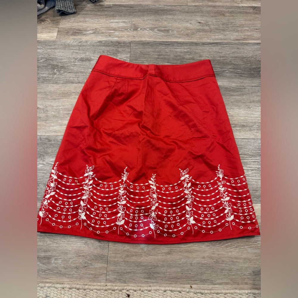 NWT Ann Taylor red mini skirt with white embroidery,